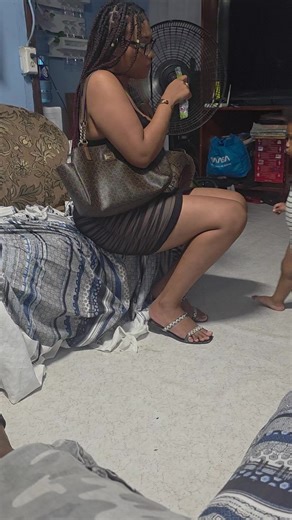 they two da problems. my eldest and youngest hmm. problems | oldest daughter youngest daughter