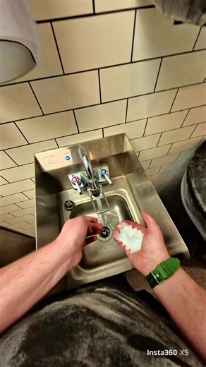 Delicious Stuffed Crust Pepperoni Pizza Recipe