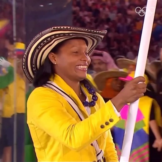 ¡COLOMBIA OLÍMPICA 😍! A falta de menos de dos meses para el inicio de los Juegos Olímpicos, les traemos esta recopilación de los desfiles de la delegación colombiana desde 1984 hasta 2021. ¡Vamos a soñar en Paris 💛💛💙❤️! | Deporte Colombiano