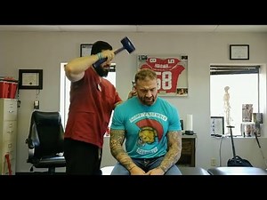 Bodybuilder gets his shoulders fixed by HAMMERS (Chiropractic adjustment)