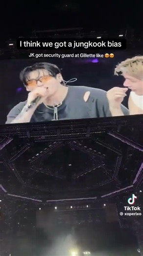 The way the security guy is smiling while watching Jungkook 😭 No one can resist their cuteness #bts