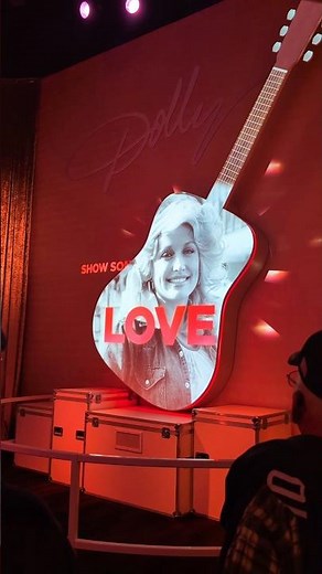 The World on Fire at the Dolly Parton Experience 🔥 | Dollywood Moment