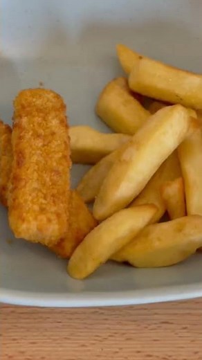 Fish fingers and chips, cook from frozen: 10 minutes in a halogen oven