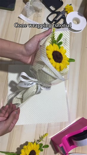 wrapping tutorial #craftersoftiktok #fuzzywire #fuzzywireflower #bouquet #tutorial