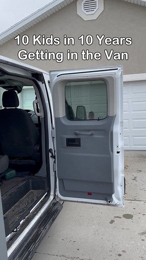 This is how our 10 Kids in 10 Years get into the car. They’ve got it down pretty good. #10kids #largefamily #vanlife #bigfamily #familytrip @ford | 10kidsin10years
