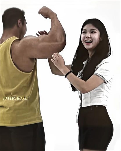 Girls REACT To MUSCLES ☠️ #bodybuilding #gymedit #fitness #korean