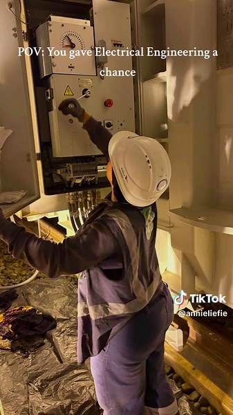 Exploring Electrical Engineering with a Qualified Artisan