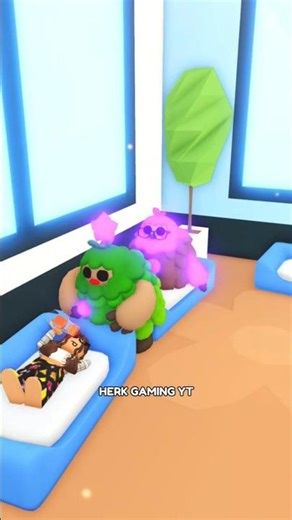 randomly found a MEGA Tree Sasquatch and a MEGA Mythic Sasquatch from year 2021 😳💯 #adoptme #roblox