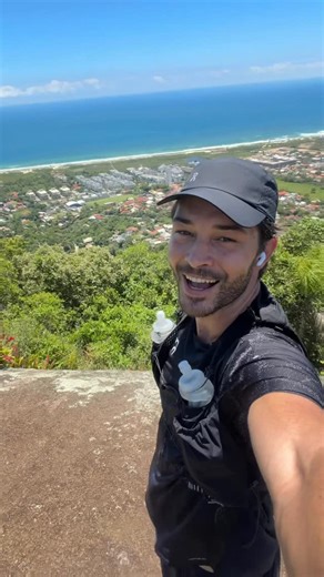 Francisco Lachowski on Instagram: "Running is boring"