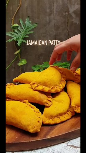 Authentic Jamaican Beef Patty Recipe | Delicious Homemade Patty