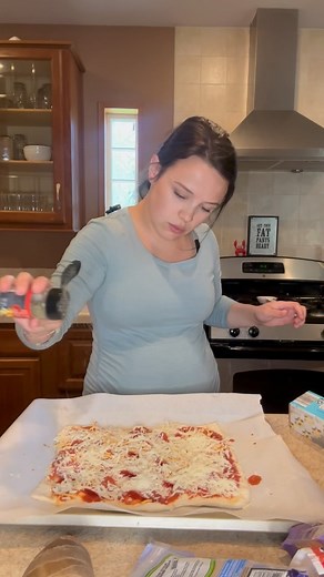 We usually have pizza on Fridays but I was feeling CrAzY today 🍕🤪 #pizza #dailymealideas__ #lifewithhan #daycareprovider #inhomedaycareprovider #inhomedaycare #daycarevideos #daycare #kidsmealideas #easykidsmeals #kidsmeals #fyp | Hanah Solum