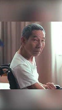 "Di Ambang Kehancuran" – (On the Edge of Ruin) – reflects her marriage falling apart.