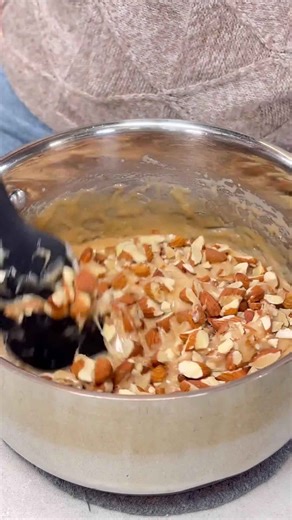 Almond Roca #christmas #christmasrecipes #christmasgifts #dessert #almond