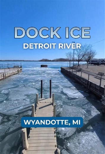Broken ice drifting through the Wyandotte Boat Launch on the Detroit River today. Cold, windy day but the river was alive with geese and moving ice. Wyandotte, Michigan 🇺🇸 #DetroitRiver #WyandotteMI #Michigan #greatlakes #puremichigan