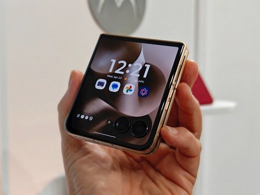 Moto Razr Ultra (2025) Review: A Masterful Folding Flip Phone