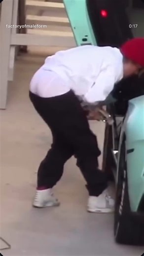 Lupin brace sagging on Instagram: "Justin bieber 🥰🍑 #sagg #sagger #saggers #sagging #lowsagging #frontsagging #back #backview #fashion #style #swag #swagger #explore #explorepage #nike #nikes #gay #jeans #maskedmen #dop #dl #brasil #men #menfashion #underwear #dl #justinbieber"
