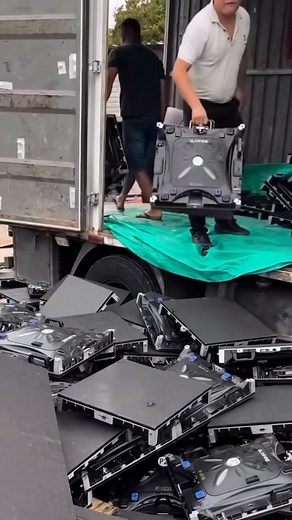 40K views · 141 reactions | move led screen display #luxury #bar #leddisplay #billboard #party #resolution #design #panel #electronic #light #ledbillboard #stage #screen #ledtv #ledwall #ledsign #display #wall #ledscreen #sign #technology #led | Apollomi LED Screen Display Factory | Facebook