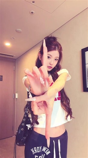 New viral hand Dance 🤟🤍#shorts #dance #handdance #viral #kpop#korea