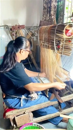 Amazing Pre-jacquard Backstrap Loom #backstraploom #loom #weavingloom #weaving