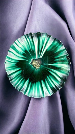 Leftover Resin = Emerald Green Resin Coaster 💚 . . Mold : @moldsandshapes Resin : @epodex_official . . . #epoxy #epoxyresin #resinart #resin #epoxidharz #handmade #epoxyart #resinartist #resinartwork #art #satisfying #satisfyingvideo #epoxyresinart #fluidart#epoxyresin #epoxypouring #design #art #interiordesign #epoxidharz #satisfyingvideo #satisfying #beautiful #decoration #instagram #reels #handmade #resincraft #resincoaster | SK Art House