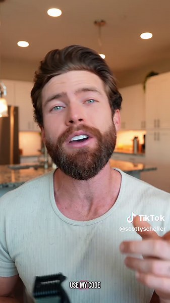 This is a step by step guide on how to fade a beard at home for a chiseled and masculine jawline ! It's simple #beard #barber #fade #shaving #jawline #grooming #styletip #masculine #Shavingtips #shavingroutine