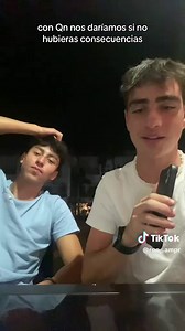 Desafío de preguntas entre amigos: ¡Descubre con quién te besaría tu BFF!