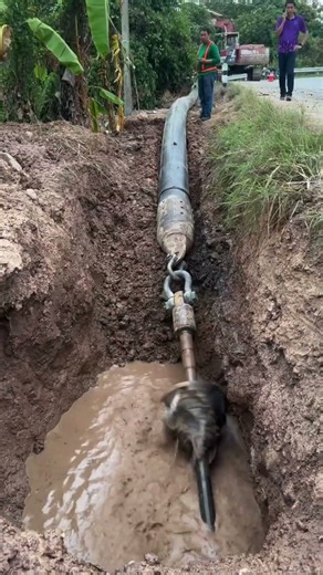 Horizontal Directional Drilling (HDD) Success: Complete Pipe Pulling Operation Walkthrough #shorts