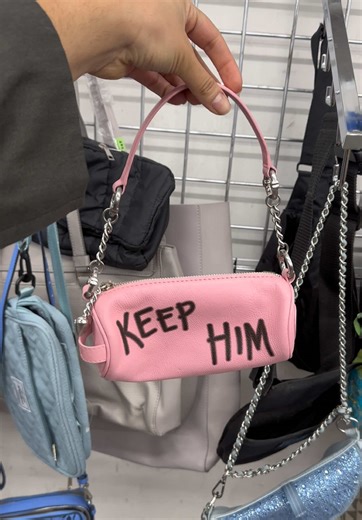 Discovering the Adorable Tiny Juicy Couture Bag 💅