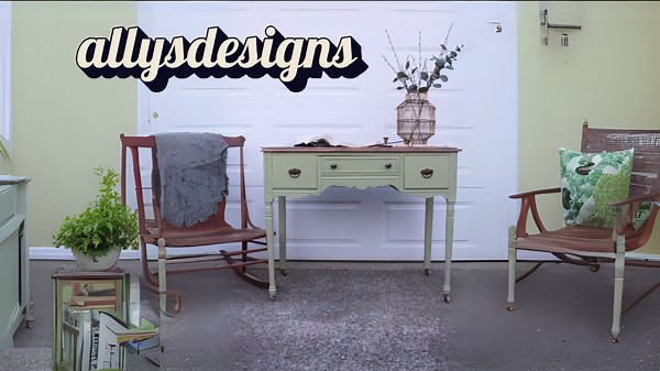 From Outdated to Outstanding: Antique Desk Gets a Stunning Modern Farmhouse Glow-Up!