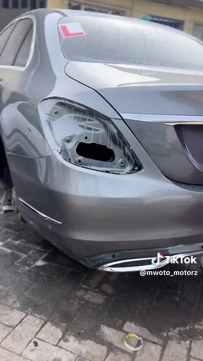 Expert Sunroof Repair Tips: Painting and Car Repair in Garage