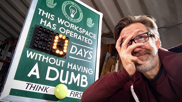 Building an Old-School Bulb Accident Scoreboard