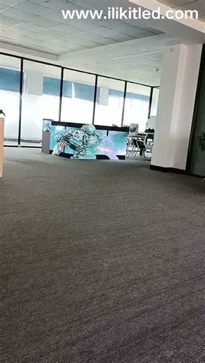 2nd testing exterior 3D naked-eye high brightness P10 RGB LED screen in showroom before shipping