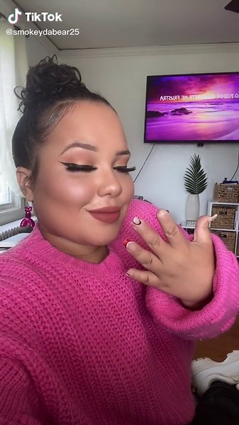 Samantha Ortiz (@smokeydabear___)’s videos with original sound - Ella🍓