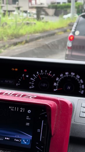 長文です🙇‍♀️🙇‍♀️ 皆さん知恵貸してくれてありがとうございました。 今日ディーラー持っていっても原因わかんなくて、どうしようもないかなって思ってて 一か八かでヒューズ切れてないか確認しようと思って全部ぬいて確かめてみたんですけど 切れてるヒューズは無くてでもその後エンジンかけたら普通にかかって今は回転数も落ち着いてます。原因はよく分からないですけど、なんとか治ったんでよかったです。 皆さんのコメントほんとに心強かったです。 ありがとうございました ちなみにチェックランプはその後消してもらいその後診断したんですがチェックランプはつきませんでした。 #zrr70w #03 #おすすめ #fypシ