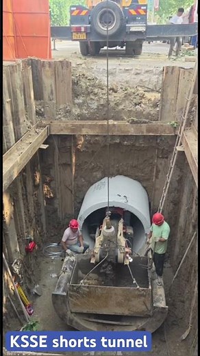 How Engineers Build Tunnels Without Closing Roads 🤯🚇 #Construction #Engineering