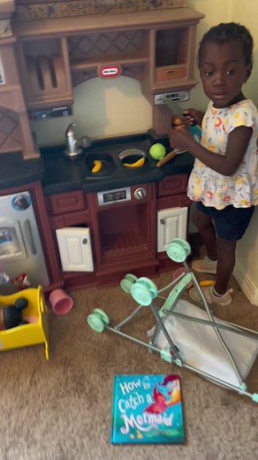 Dollar store craft adventure! #eilapraise #toddlersoftiktok #toddlertok #toddlermom #mommyande #crafting #painting #dollartree #toddlercraft #fyp