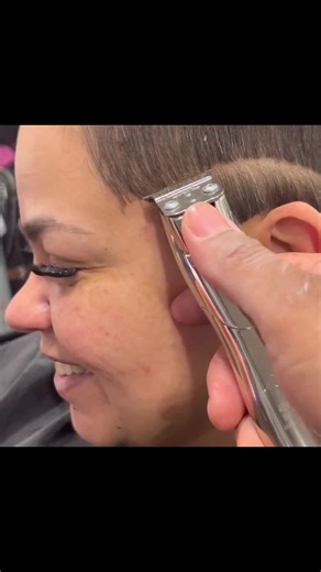 ZigZag hair cut🤩 So cute! #haircut #shorthaircut #zigzaghairstyle #zigzag #shorthair #creativehair