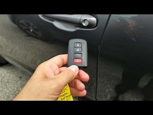 How do you use a Toyota Smart Key?