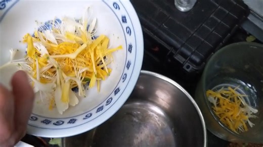 He picked 1,000 honeysuckles – then started drinking the nectar