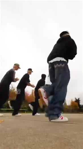 Bomba Tanec: Gypsy Dance with Dani Lakatos