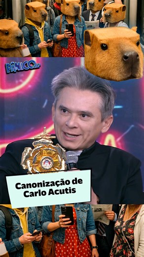 😇 PADRE DO PANTANAL VIVEU COM A FAMÍLIA DE CARLO ACUTIS! O @padrefabiovieira foi parar dentro da casa da família de Carlo Acutis, o Santo Millennial, e destacou a velocidade recorde: enquanto outros levam séculos, Carlo Acutis virou Santo em apenas 18 anos após sua morte. Ele ainda trouxe umas relíquias no estúdio que ficou pequeno pra tanta energia (dessa vez, positiva!). Um fragmento do corpo do Carlo e o caderno que ele utilizou em vida. ▶️ Assista ao #Pânico na íntegra no canal no YouTube. 