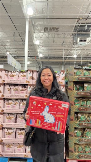 White Rabbit Assortment Mix @costco_canada Calgary Taza January 2026. These candies were my favorite growing up and I had no idea there were different flavors! Elegantly packaged in a red gift box, this White Rabbit candy assorted gift box offers 12 delightful flavours: classic creamy milk, red bean, yogurt, tropical mango, banana, cool mint, chocolate, ice cream, corn, coconut milk, coffee, and osmanthus. Each candy offers a nostalgic taste with a modern twist. These chewy candies are everyone’