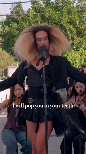 Jamaica Moana performing "TUGGAWAR" (with strings) live on Melrose Ave with the wholesoul quartet