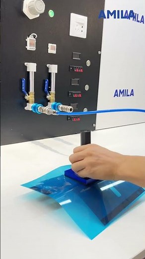 The composite suction cup safely transporting ultra-thin and easily damaged workpieces like films.