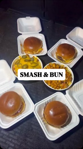 𝐀 𝐇 𝐄𝐀𝐓𝐙®️ | SMASH & BUN @smashandbun_official THE SOUTHERN SLAW BURGER - 10/10 Crispy southern fried chicken and tangy purple slaw. Pure perfection!... | Instagram