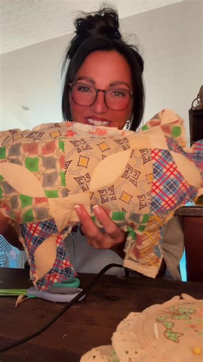 Cómo crear un cojín con retazos de colcha reciclados