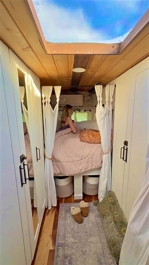 867K views · 80K reactions | A full day of living in a school bus  Woke up on a farm and crashed in a Cracker Barrel parking lot  #lifestyle #lifeontheroad #travel #home #skoolie | Allison Bracken | Facebook