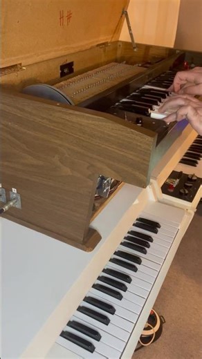 Playing the Chamberlin M-1 — real tape sounds from the 1950s