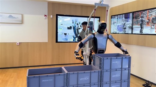 Walker S2,Without remote control, the material boxes can be moved completely autonomously. | Syunka He