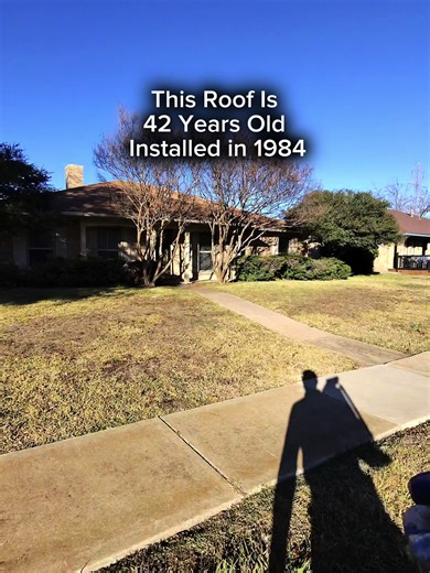 This video captures a present-day inspection of a roof installed in 1984, viewed 42 years later. The roof may have been inspected at various times throughout its life; however, inspections at this age are uncommon and provide a rare opportunity to observe long-term aging characteristics. #roofinglife #vintageroof #texasroofing #dallasroofing #fyp